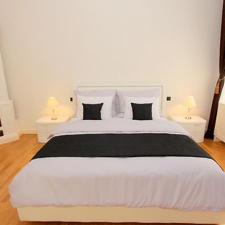 Luxury Apartments Krocinova Prag Exteriör bild